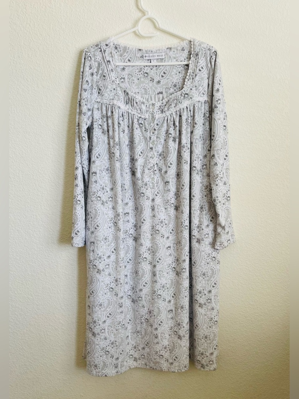 EILEEN WEST Light Gray Paisley Long Sleeve Lace Trim Nightgown Cottagecore S